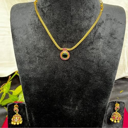 Emerald Circle Beauty - Image 3