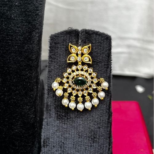 Emerald Pearl Choker - Image 3